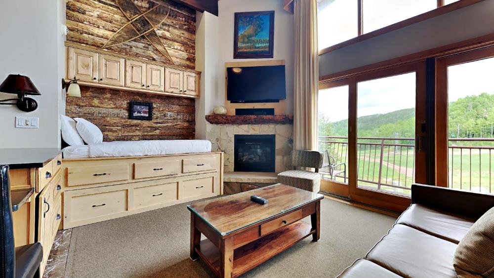 Timberline Condominiums Studio Loft Deluxe Unit 317